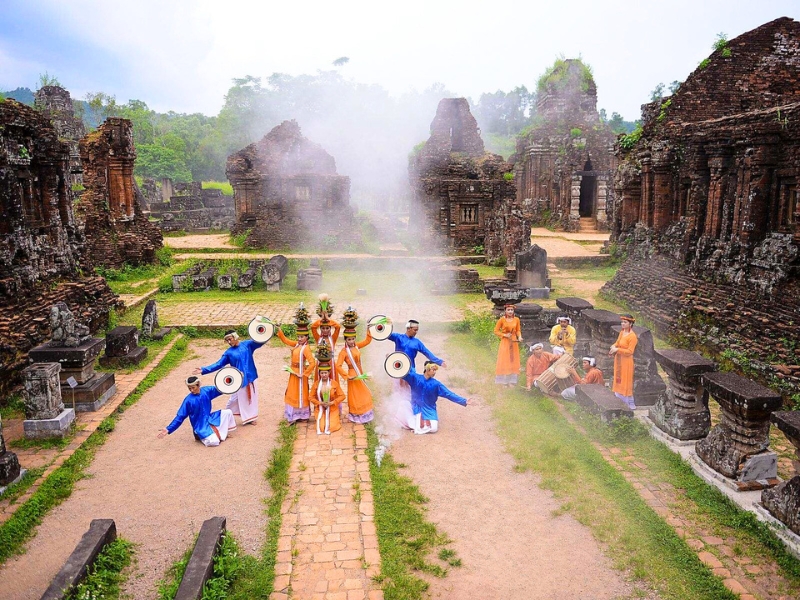 Assister à une danse rituelle Cham dans le sanctuaire de My Son