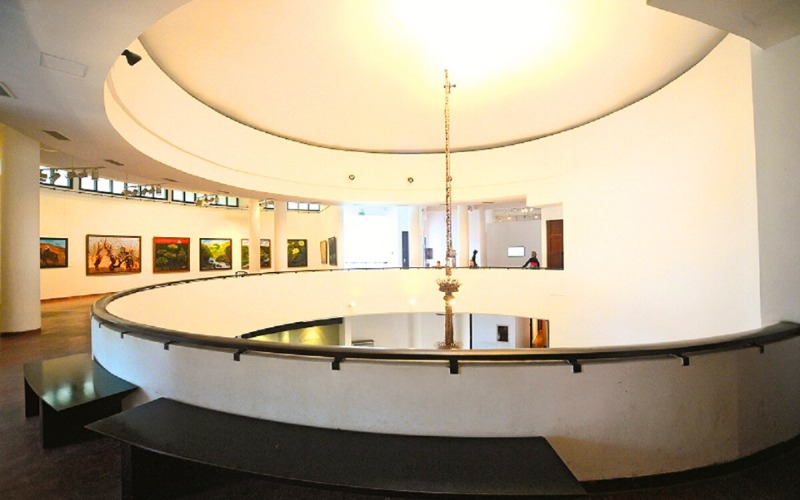 L’atrium à l’intérieur du bâtiment Trông Đông