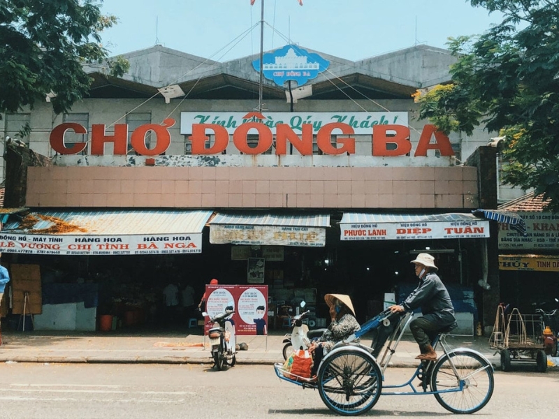 Flâner au marché de Dong Ba