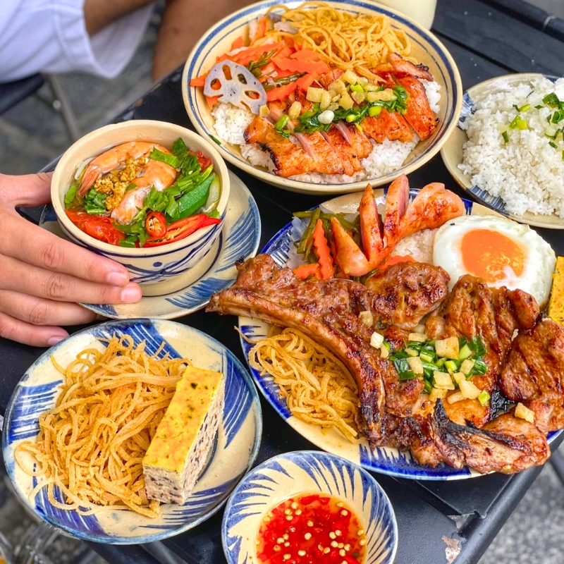 Com Tam Suon Bi Cha (Riz aux trois trésors)