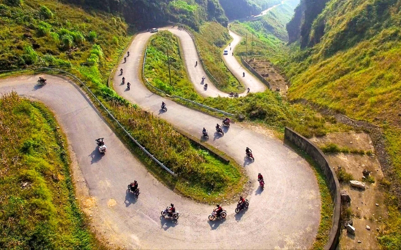 À la conquête des paysages époustouflants de Hà Giang à moto