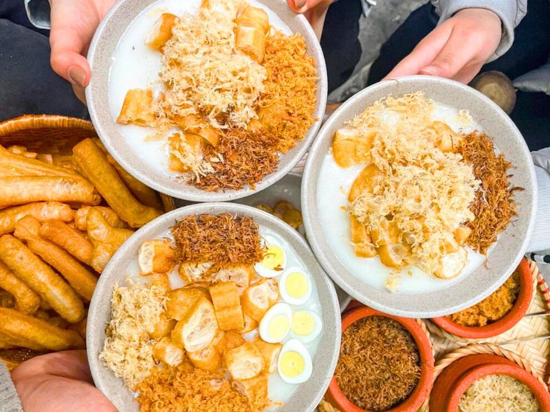 Chao Sươn – Un porridge crémeux et réconfortant, parfait pour savourer les plats d’hiver à Hanoi
