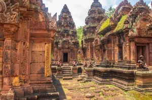 temple banteay srei siem-reap
