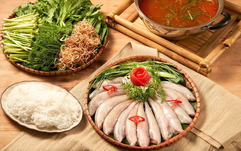 Lâu ca khoai (Fondue de poisson Bombay duck)