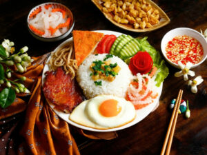 Com-tam-suon-bi-cha-Riz-aux-trois-trésors