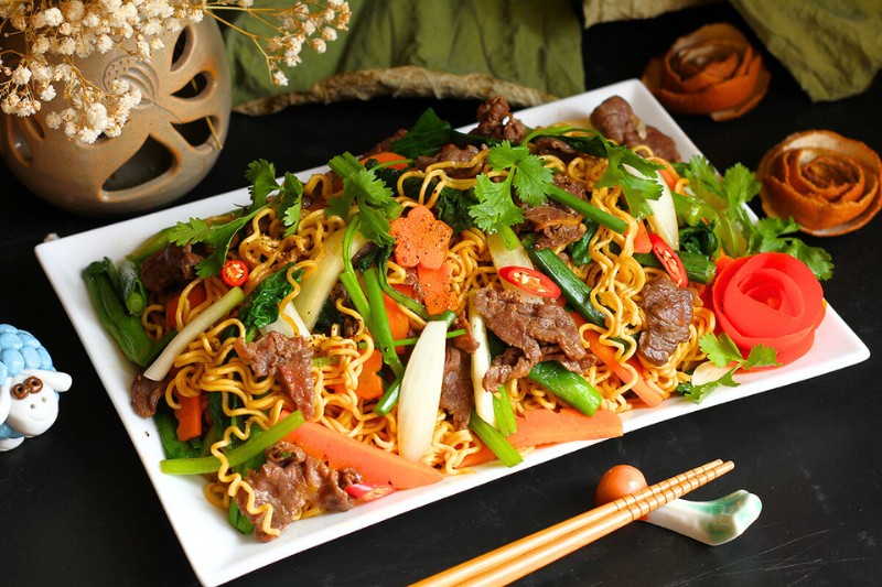 Recette de nouilles sautées au bœuf (My xao bo)